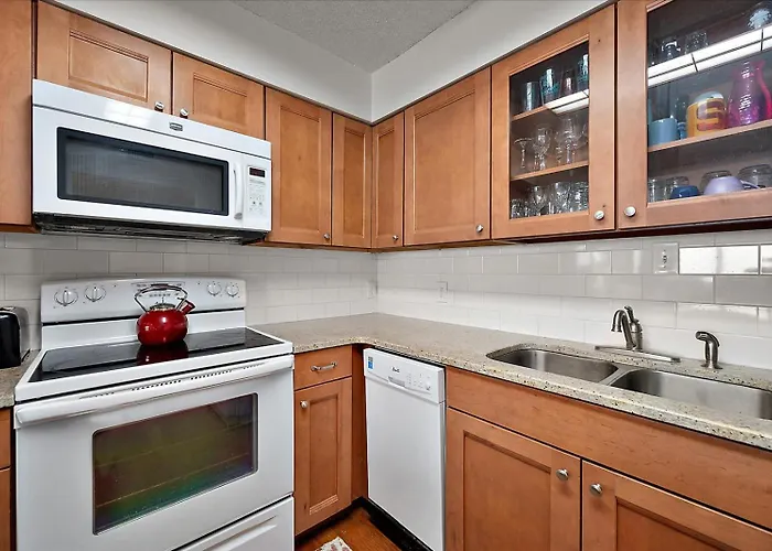 2 Bedroom Ocean Front With Outdoor Pool! Ferienhaus