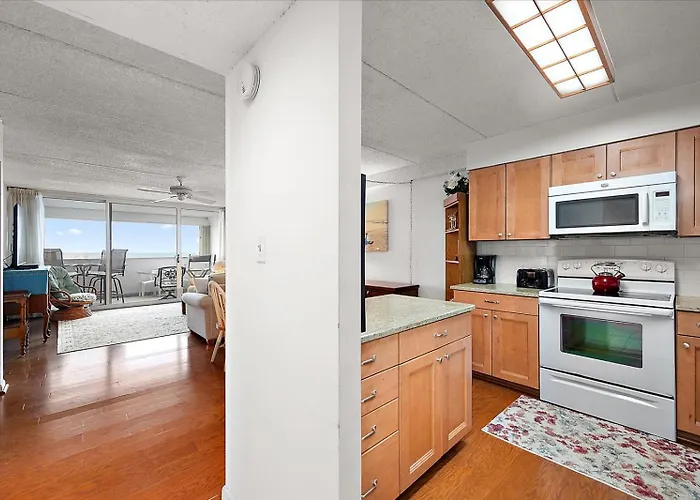 2 Bedroom Ocean Front With Outdoor Pool! *