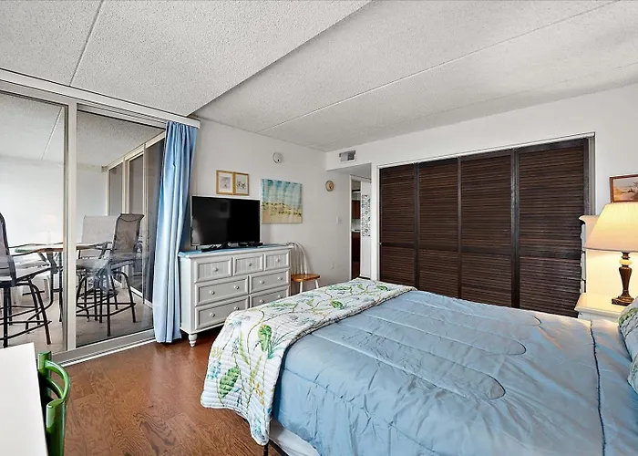 2 Bedroom Ocean Front With Outdoor Pool! * Ocean Stadt