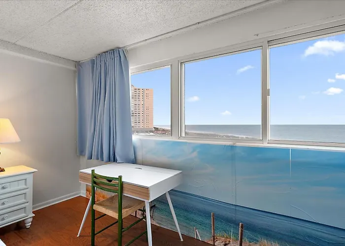 2 Bedroom Ocean Front With Outdoor Pool! Ferienhaus *