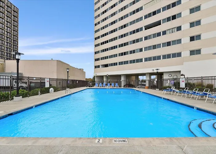 2 Bedroom Ocean Front With Outdoor Pool! *