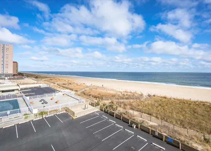 Atlantis-2 Bedroom Ocean Front With Outdoor Pool! *